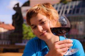 1191614_girl_and_wine
